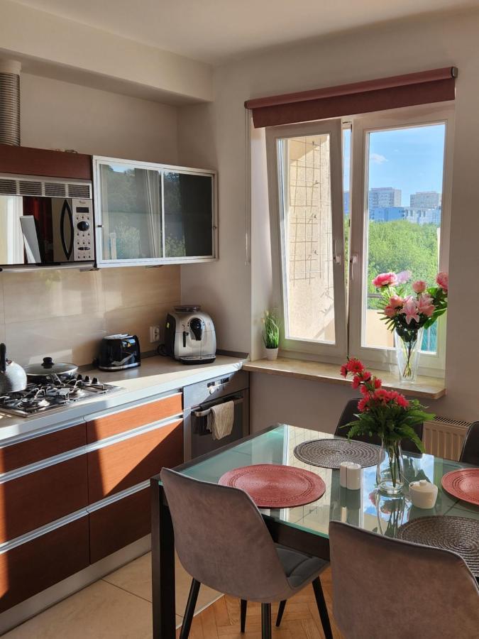 Apartamento Sloneczny Apartament Bluszczanska Varsovia Exterior foto